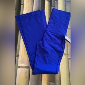 ✨NWT Tna HOLD-IT™ DOUBLE-UP FLARE LEGGING Color: COBALT BLUE Size: XS✨